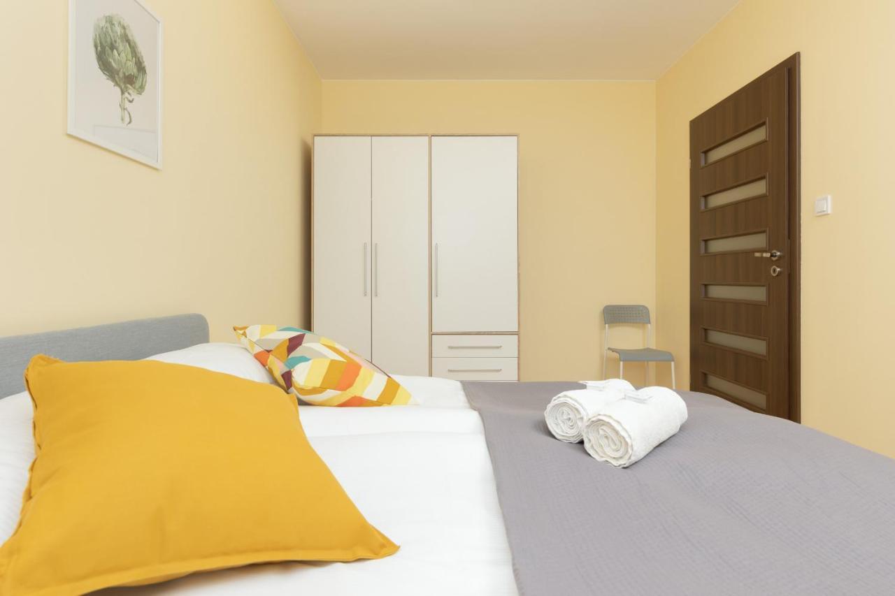Praga Family Apartment With Parking By Noclegi Renters Warsaw Exterior photo