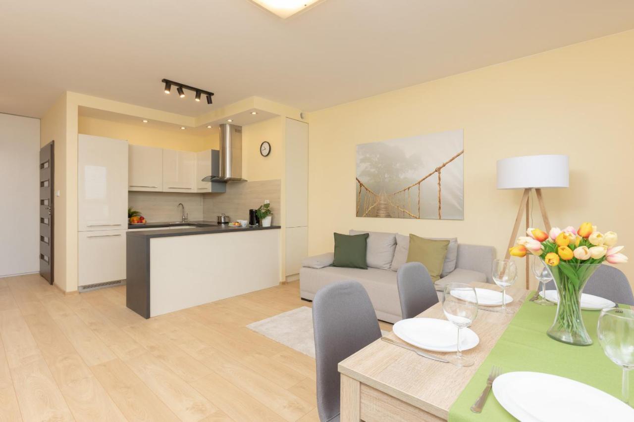 Praga Family Apartment With Parking By Noclegi Renters Warsaw Exterior photo
